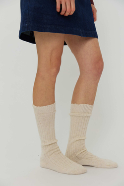 Гольфы из шерсти молочного цвета