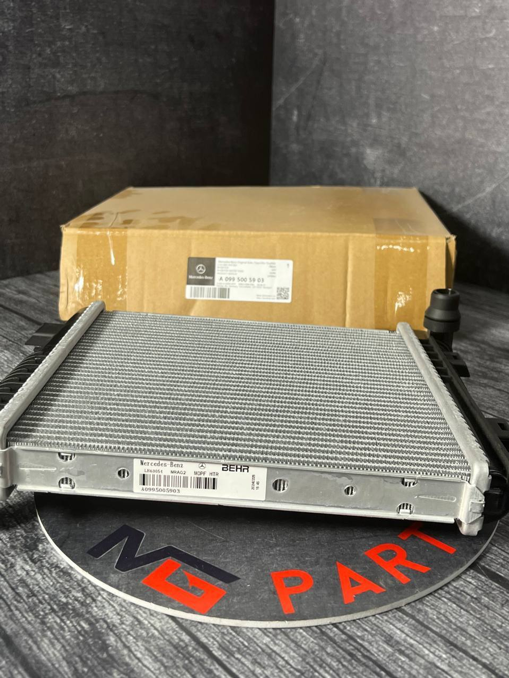 Радиатор системы охлаждения Mercedes-Benz A0995005903