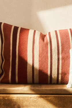 ZARA HOME ЧЕХОЛ ДЛЯ ДЕКОРАТИВНОЙ ПОДУШКИ С КОНТРАСТНОЙ ПОЛОСКОЙ, КРАСНЫЙ