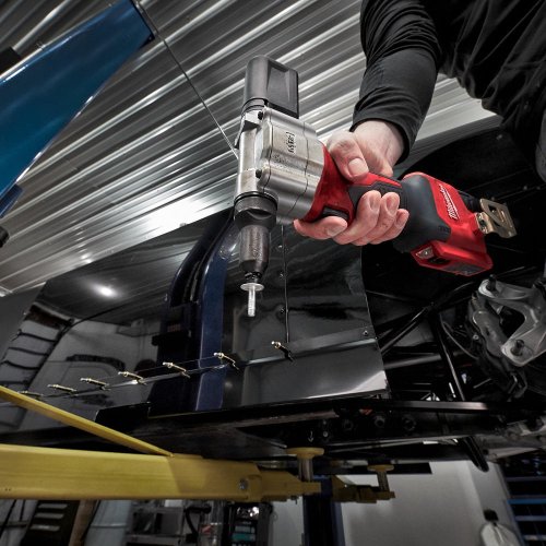 Заклепочник аккумуляторный Milwaukee M12 BPRT-0   4933464404