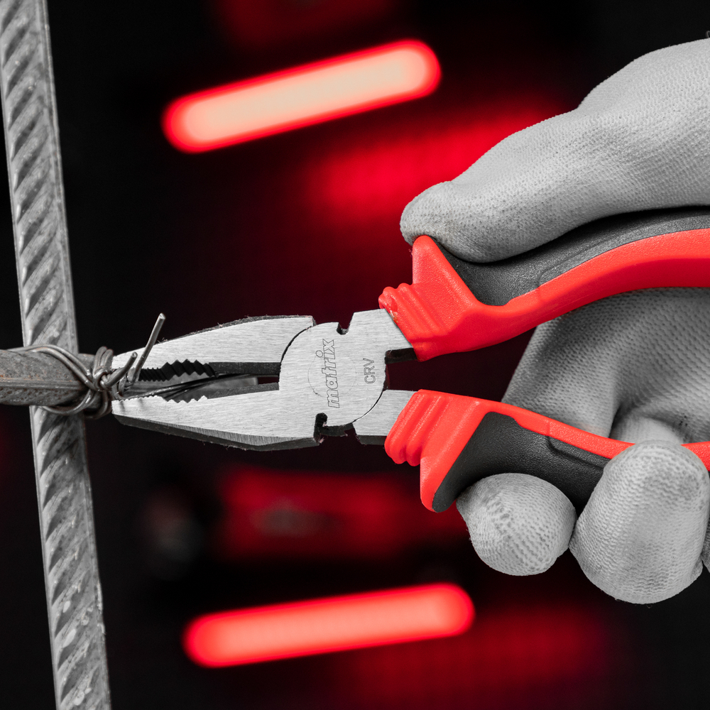 Плоскогубцы комбинированные, 180 мм, хром-ванадий, двухкомпонентные рукоятки Matrix