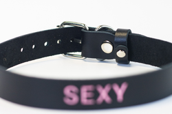 Лунный свет Ошейник с надписью SEXY (черный)