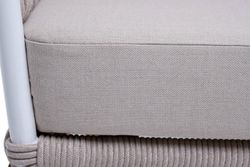 "Диего" кресло плетеное из роупа, основание дуб, каркас алюминий светло-серый (RAL7035) муар, роуп бежевый круглый, ткань бежевая 052