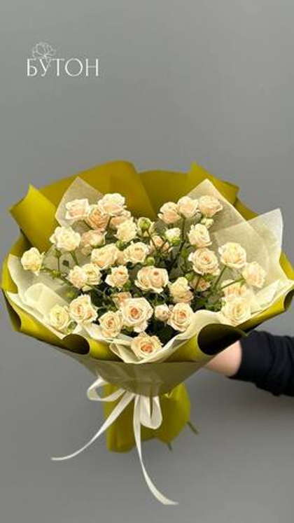 Кустовые розы Яна