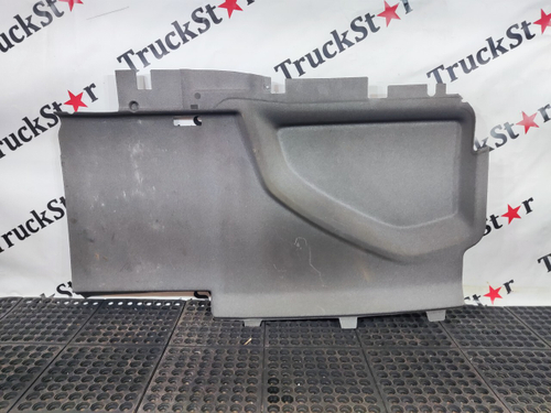 Обшивка салона правая 2020г.