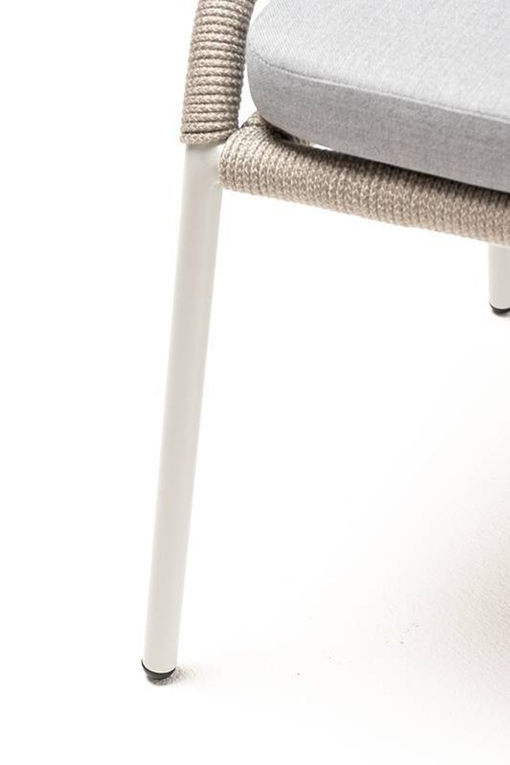 "Милан" стул плетеный из роупа, каркас алюминий светло-серый (RAL7035) муар, роуп серый меланж круглый, ткань светло-серая