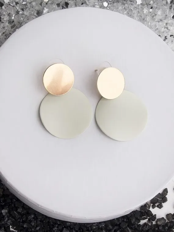 Серьги металл "Леди" два круга, цвет молочный в золоте