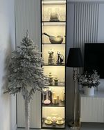 заснеженная ель на ножке