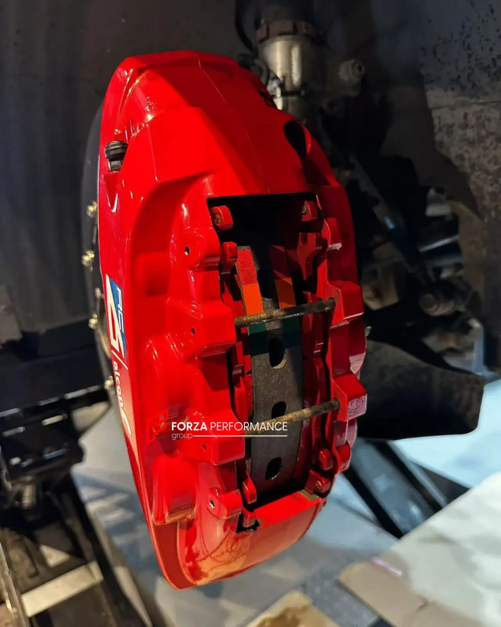 КАРБОН КЕРАМИЧЕСКАЯ УСИЛЕННАЯ ТОРМОЗНАЯ СИСТЕМА ДЛЯ VOLKSWAGEN GOLF 8R 2022-2024 Фольксваген