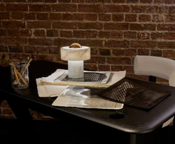 Настольная лампа Stone Portable Gold