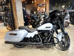 Harley-Davidson Street Glide 117 ATLAS SILVER METALLIC (BLACK TRIM) с НДС