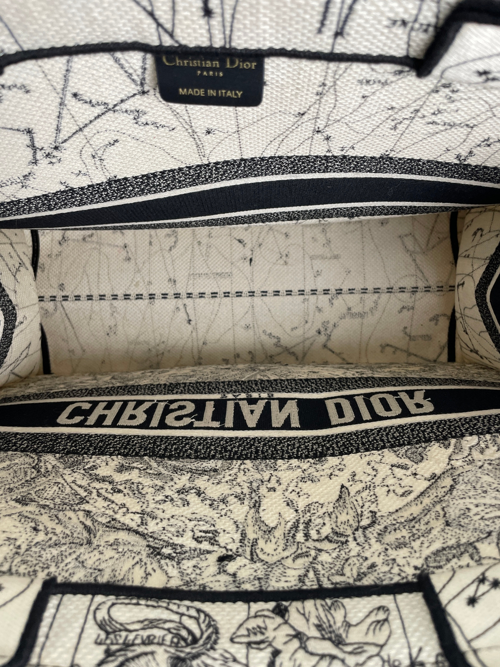 Сумка CHRISTIAN DIOR BOOK TOTE LARGE