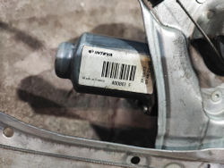 Стеклоподъемник передний правый эл. Renault Clio 3 05-14 Б/У Оригинал 8200291147