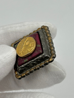 Накладка на пуговицу в античном стиле