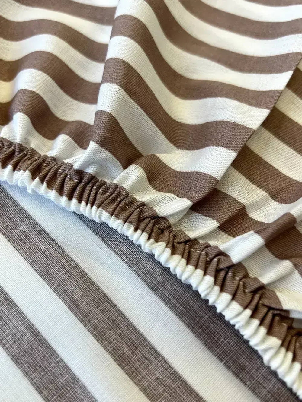 Постельное белье "Мэри (компаньон)" евро  наволочки 50х70 2шт Простынь на резинке 180х200 см Пододеяльник 200х215 см Сказка сатин