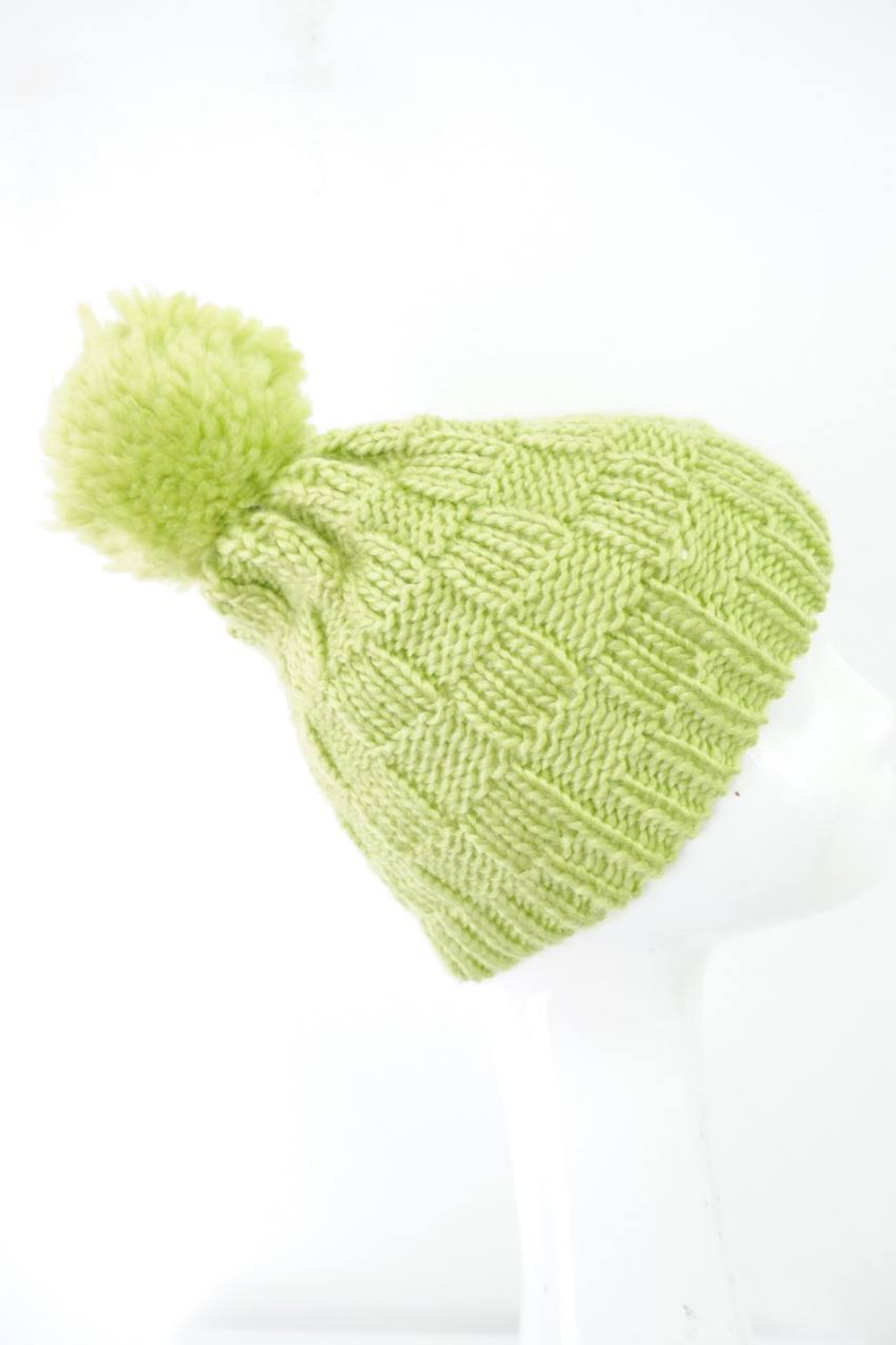 Шапка зеленая с помпоном на 9+ лет