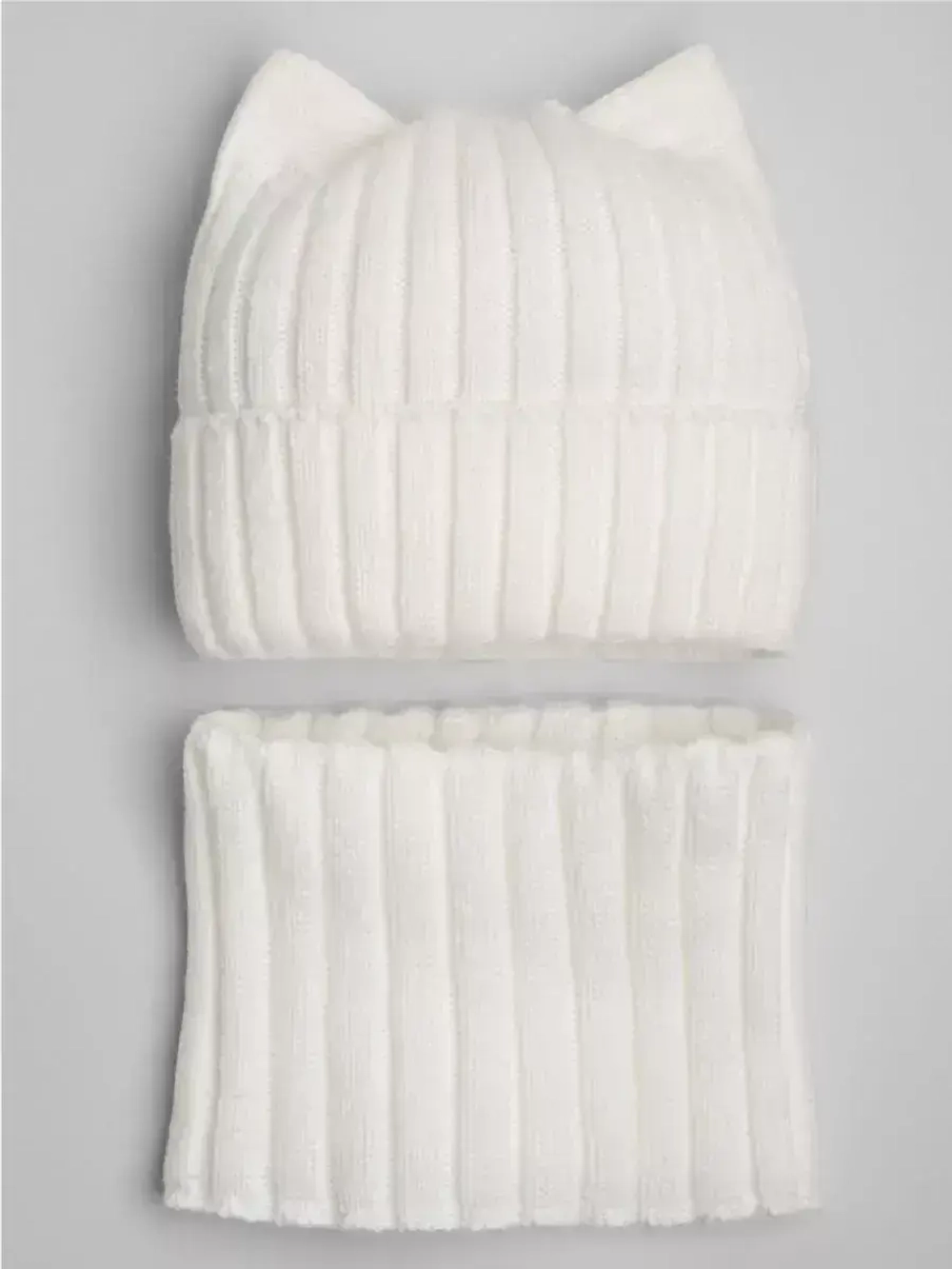 Шапка для девочки зимняя и снуд с ушками