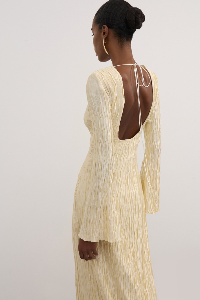 Платье плиссе с открытой спинкой