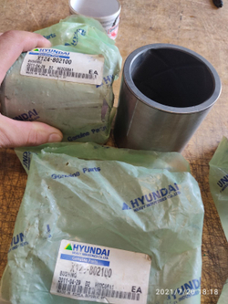 Втулка X124-802100