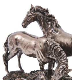 Veronese WS-1410 Статуэтка «Семейка лошадей»
