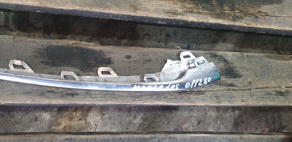 Накладка переднего бампера Mercedes S (W222) 17-20 Б/У Оригинал A2228857800