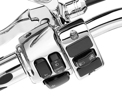 70213-02C КОРПУС ДОПОЛНИТЕЛЬНОГО ПУЛЬТА УПРАВЛЕНИЯ СИСТЕМАМИ МОТОЦИКЛА, СОСТОЯЩИЙ ИЗ ДВУХ ПОЛОВИНОК, С МОНТАЖНЫМ КОМПЛЕКТОМ: МОНТАЖНЫЙ КРОНШТЕЙН, 2 ЗАГЛУШКИ, 2