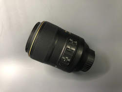 Nikon 105mm 2.8G IF-ED AF-S VR Micro-Nikkor