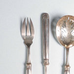 Сервировочный набор из четырех предметов в оригинальном футляре