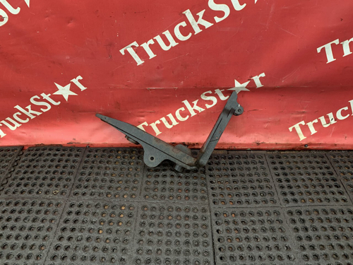 Кронштейн торсиона кабины левый