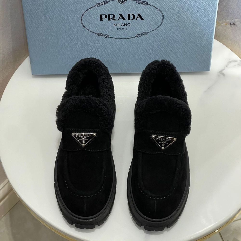 Лоферы Prada