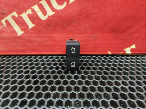 Кнопка люка