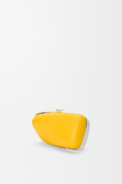 Loewe Клатч Minaudiere из двухцветной кожи ягненка наппа, экрю/желтый