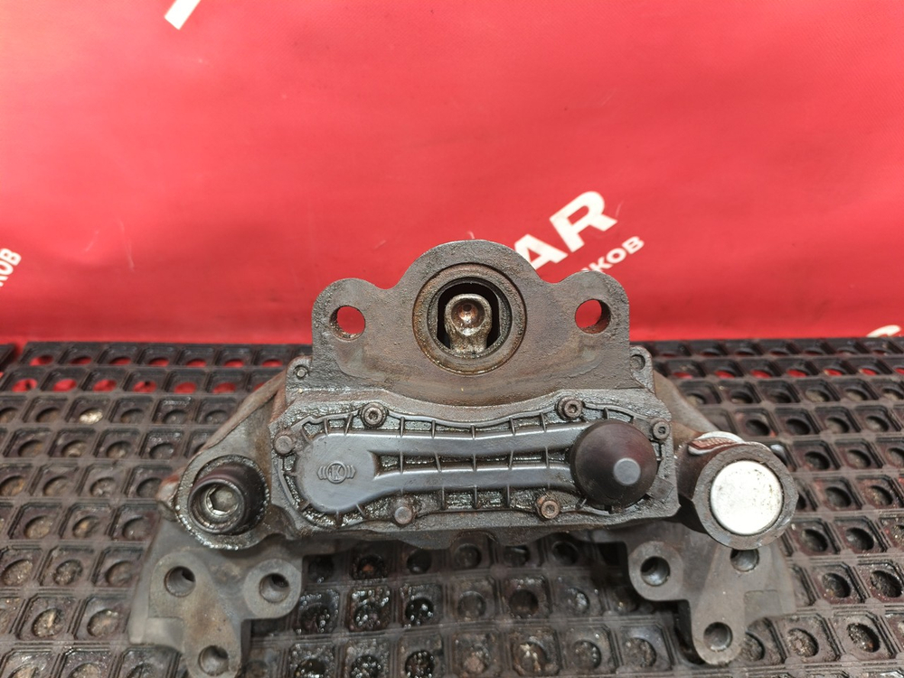 Суппорт правый