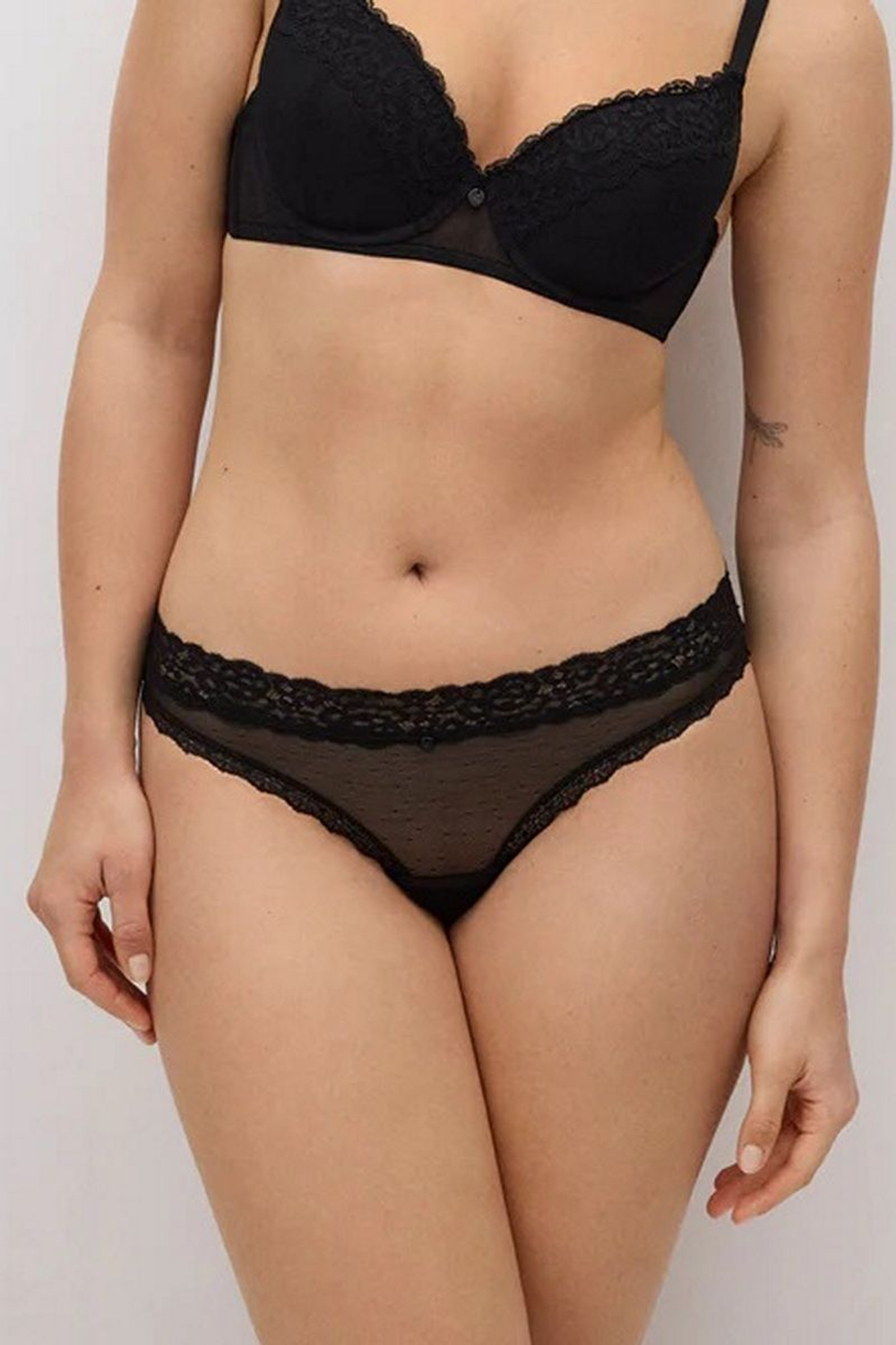 10725 Трусы бразильяно