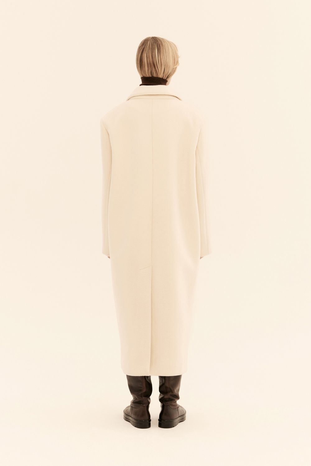 Объемное пальто (((По классике))), молочное