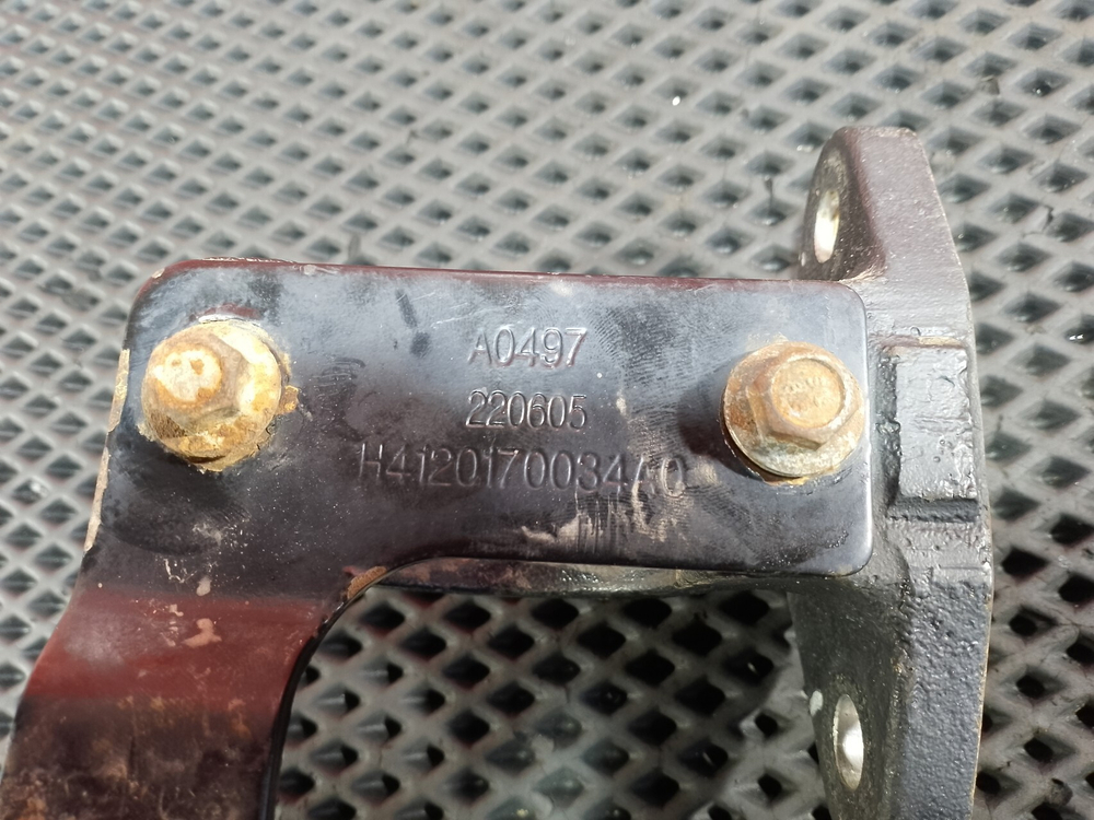 Кронштейн глушителя 2023г.