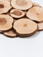 Подставка под горячее на стол из можжевельника 20 см.P15