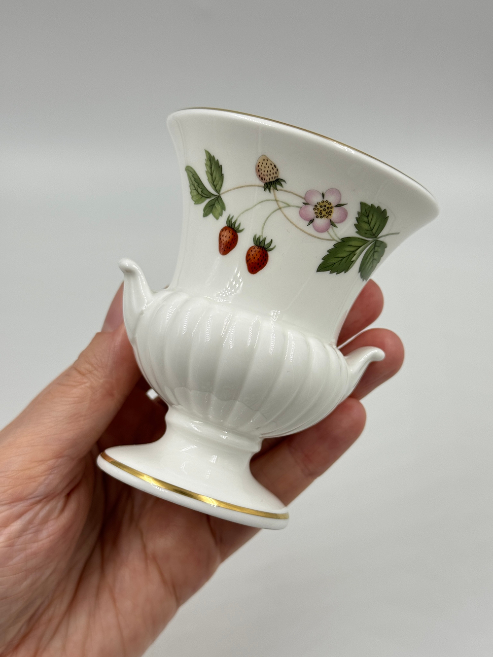 Ваза Wedgwood, Wild Strawberry