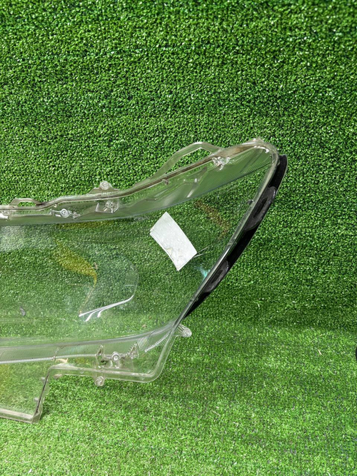 Стекло фары правое Toyota Land Cruiser Prado 150 (2017-н.в.)