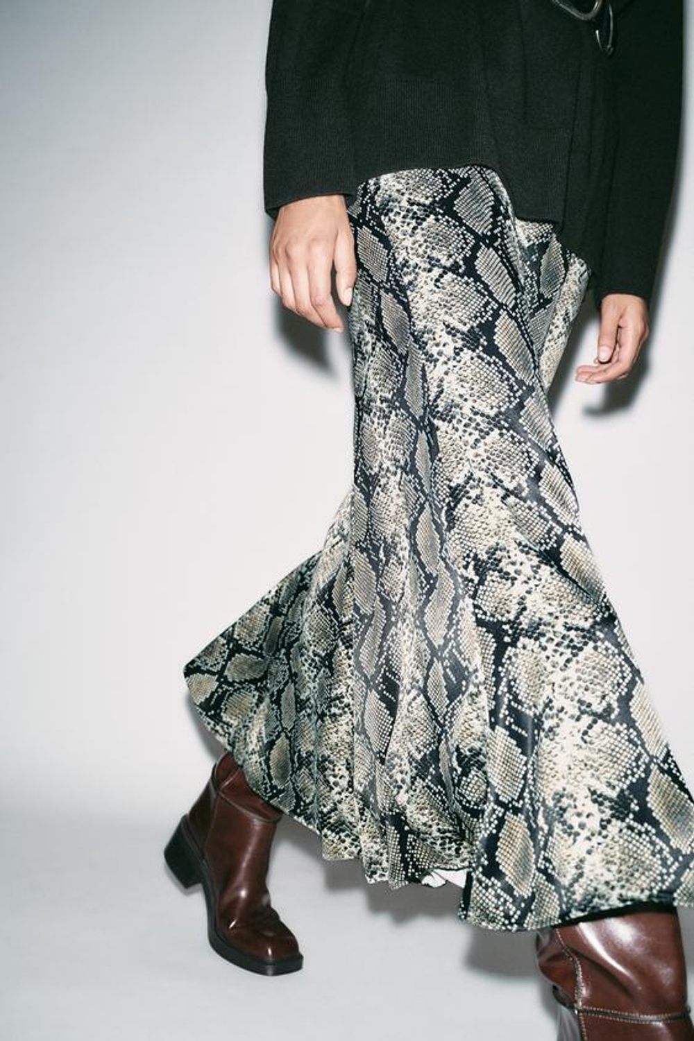 ZARA АТЛАСНАЯ ЮБКА МИДИ С АНИМАЛИСТИЧЕСКИМ ПРИНТОМ, ЗМЕИНЫЙ ПРИНТ