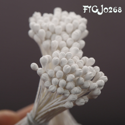 Тычинки светло-желтые круглые с насечками ( 2 пучка)