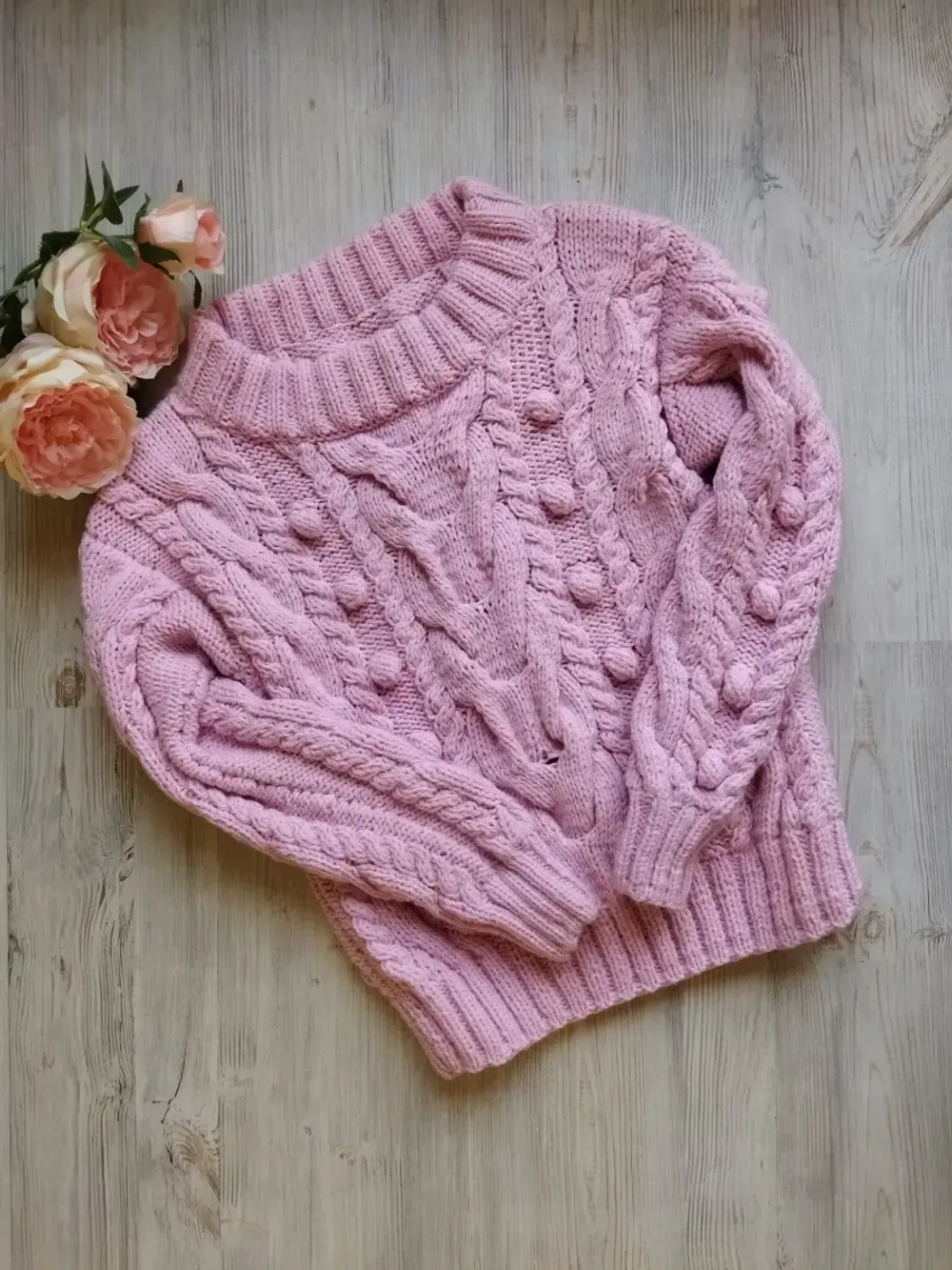 Женский свитер "Виноград" со спущенными плечами