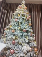 Заснеженная елка с гирляндой «Камчатская» теплый свет (Литая+пвх) 270 см / 2,7 м