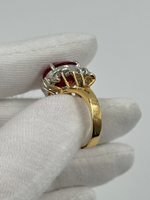 Кольцо с красным кристаллом