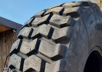 16.9-24 (440/80-24) SKS4 L-4 14pr ROADHIKER TL шашка