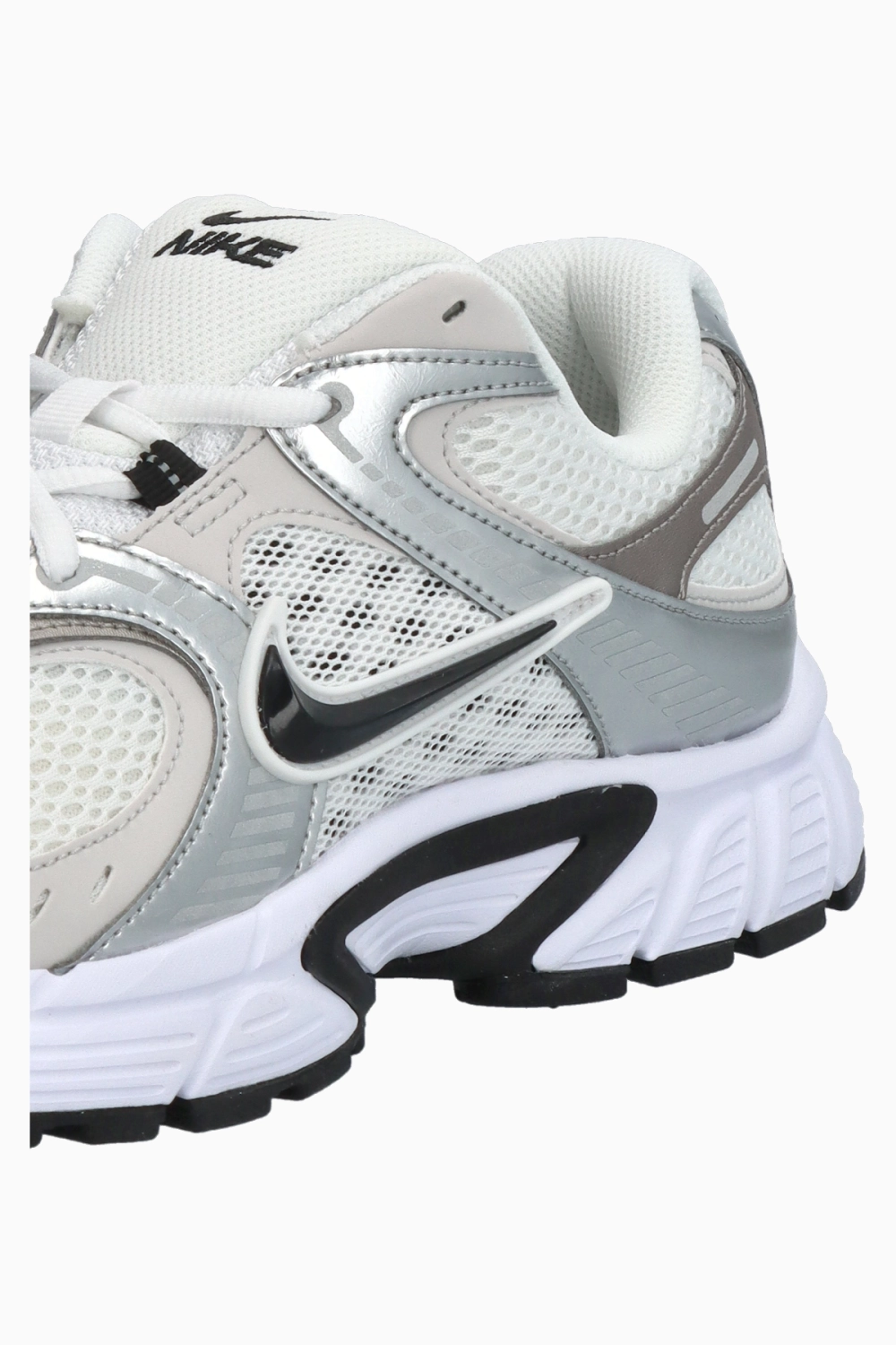 Кроссовки Nike V5 RNR - серебряный