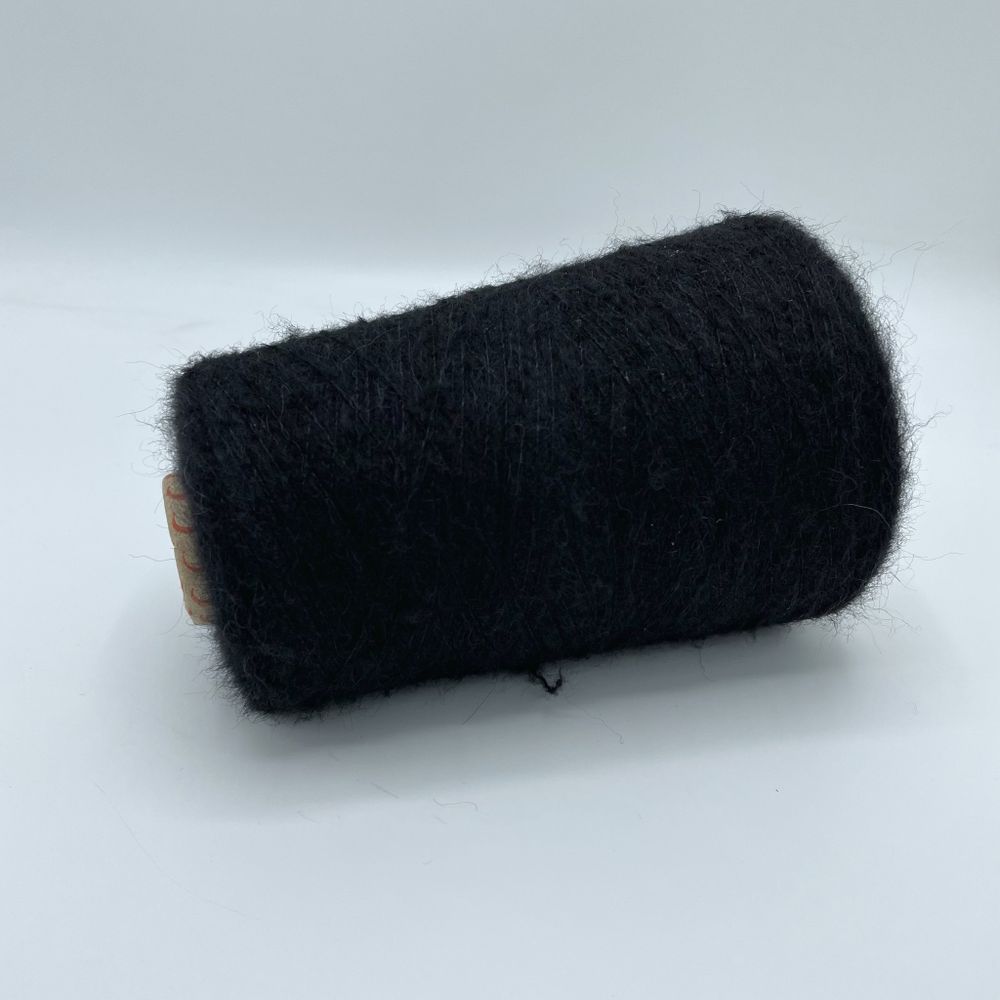 Бобинная пряжа для вязания (250 гр.) Manifattura LANE PUCCI 30% вспушеная альпака 30% полиамид 40% полиакрил