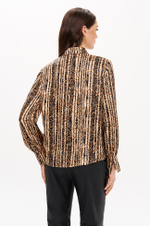 23417 Блузка женская (черно-песочный принт)