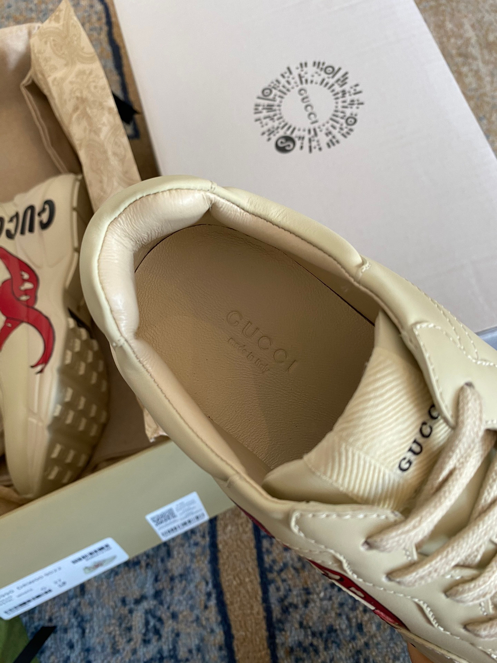 Gucci Rhyton Sneaker