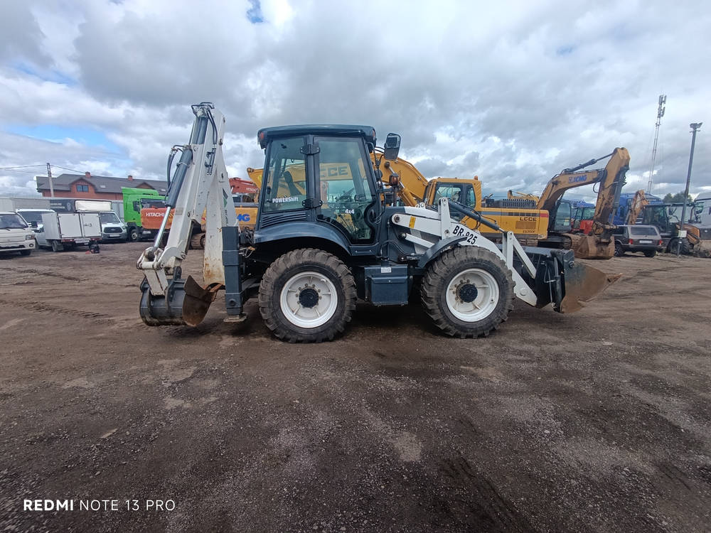 Borus BR-825 Экскаватор-погрузчик BR-825 (Дизельный, 4,8 л, 102 л.с., АТ)